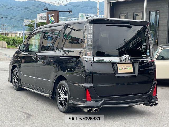 Toyota VOXY 2015-05 289139-6