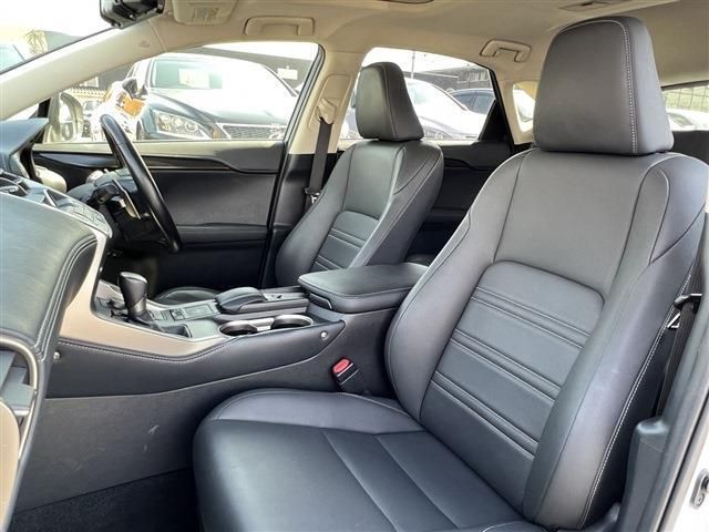 Lexus NX 2015-06 17612-18