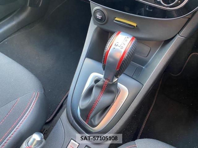 Renault LUTECIA 2019-12 284058-17