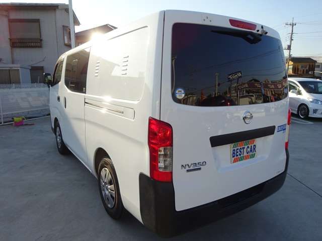 Nissan NV350 Caravan 2018-10 28892-2