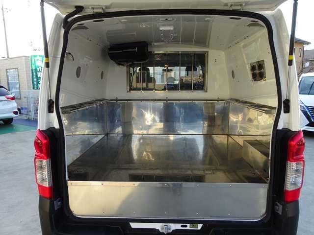 Nissan NV350 Caravan 2018-10 28892-8