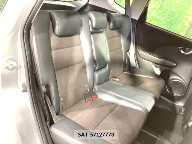 Honda FIT HYBRID 2013-08 257267-9