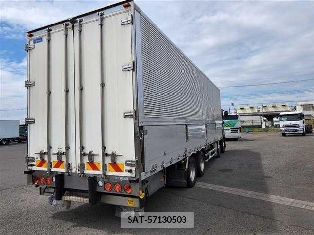 Isuzu GIGA 2017-10 231348-3