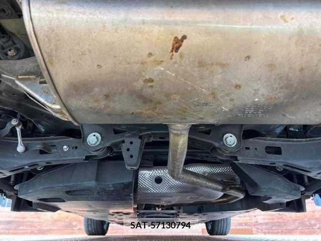 Toyota C-HR 2017-08 264225-19
