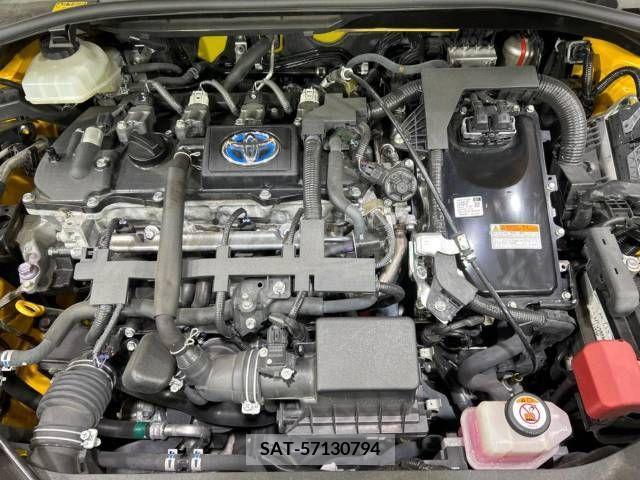 Toyota C-HR 2017-08 264225-18