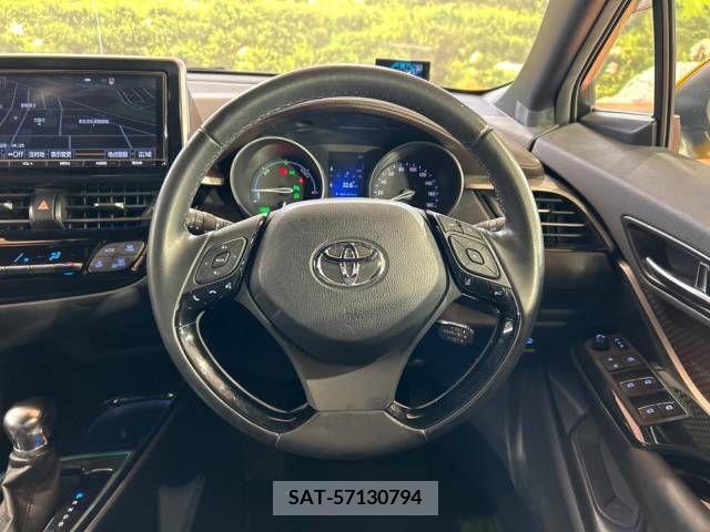 Toyota C-HR 2017-08 264225-11