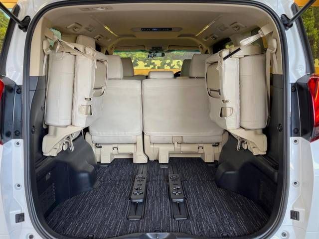 Toyota ALPHARD 2017-12 186180-9
