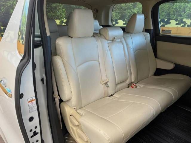 Toyota ALPHARD 2017-12 186180-7