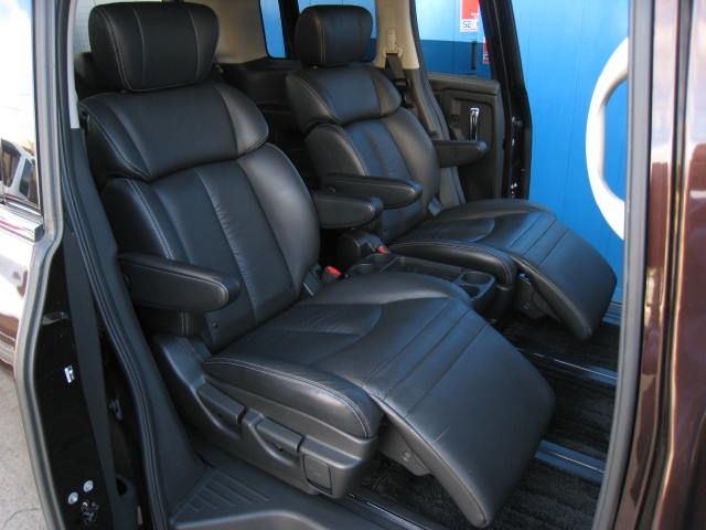 Nissan ELGRAND 2014-03 183032-25