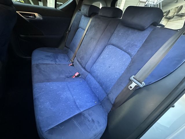 Lexus CT 2012-01 23162-8