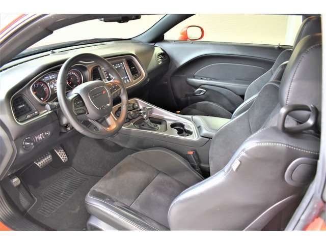 Dodge CHALLENGER 2019-06 17829-3