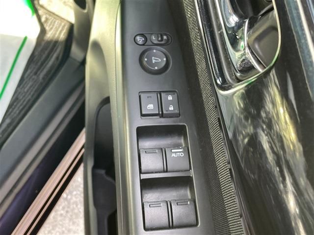 Honda N BOX CUSTOM 2017-03 2063-13
