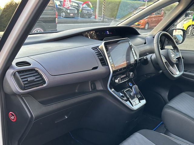 Nissan SERENA 2019-09 15121-12