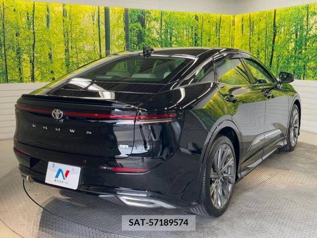 Toyota CROWN 2023-10 333391-17