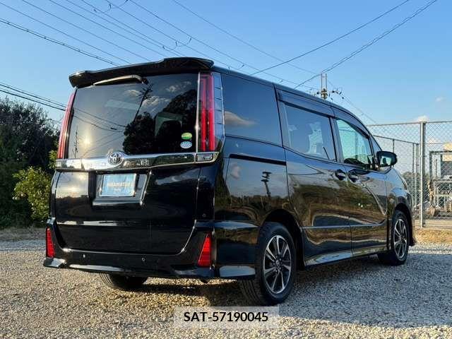Toyota NOAH 2019-06 224189-4