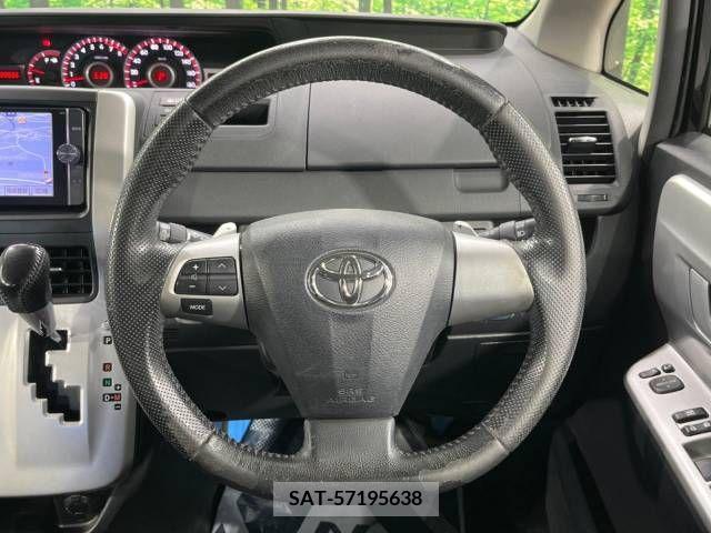 Toyota NOAH 2013-10 321362-12