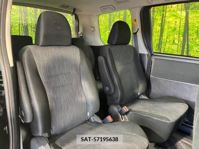 Toyota NOAH 2013-10 321362-9