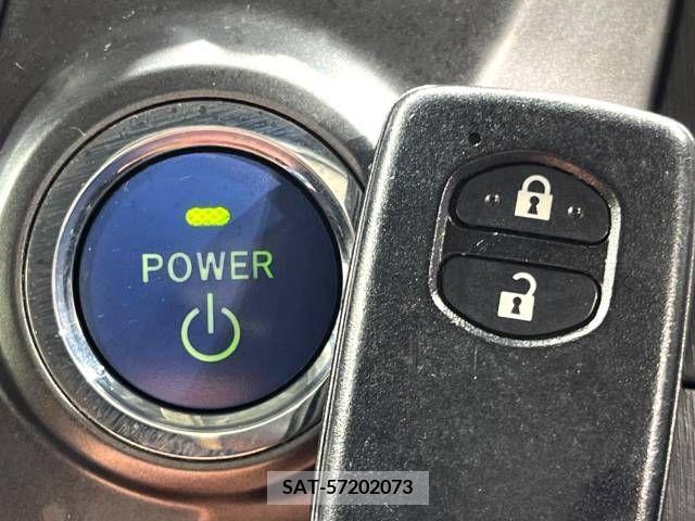 Toyota PRIUS ALPHA 2014-02 322167-7