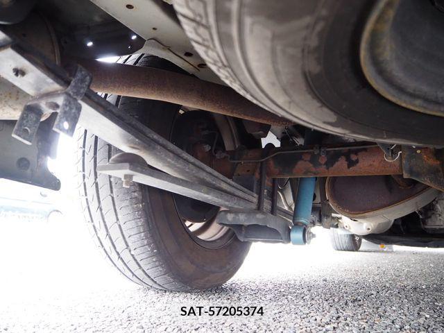 Nissan NV350 Caravan 2015-09 378504-27