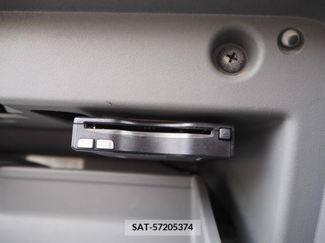 Nissan NV350 Caravan 2015-09 378504-16