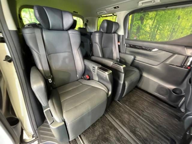 Toyota ALPHARD 2022-09 12407-9