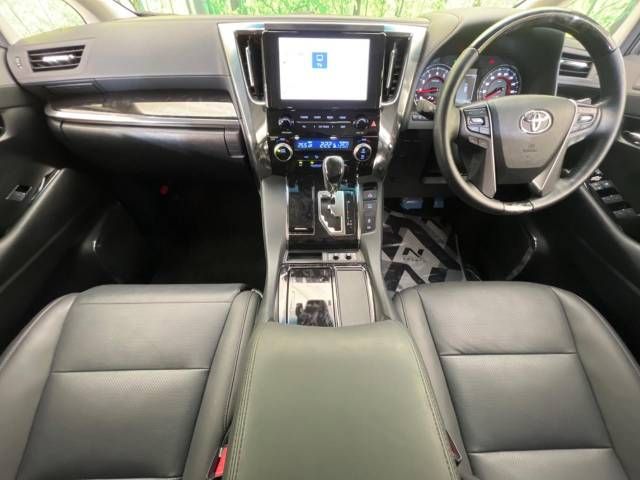 Toyota ALPHARD 2022-09 12407-1