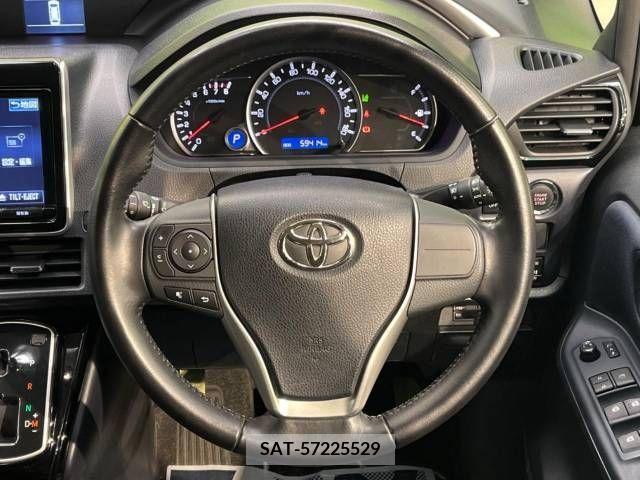Toyota VOXY 2016-12 211498-12