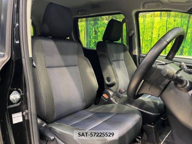 Toyota VOXY 2016-12 211498-8