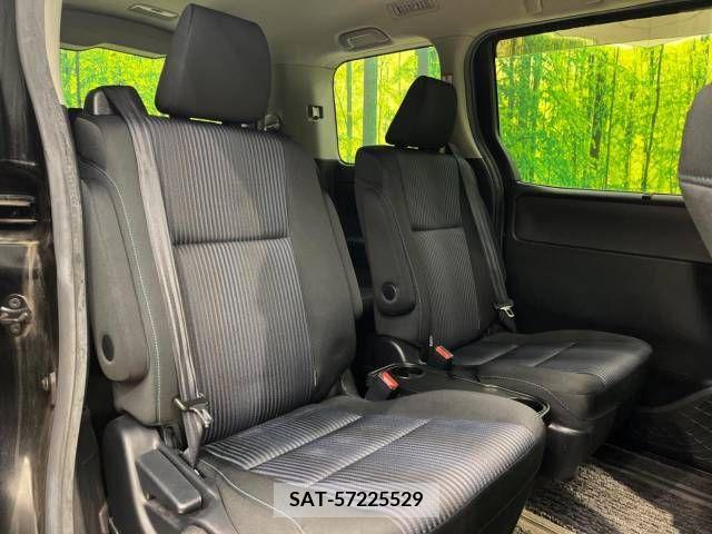Toyota VOXY 2016-12 211498-9