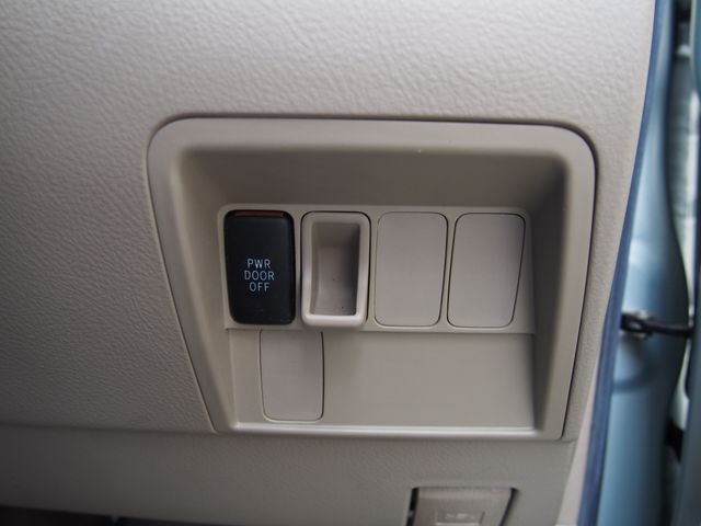 Toyota RAUM 2011-03 4506-15