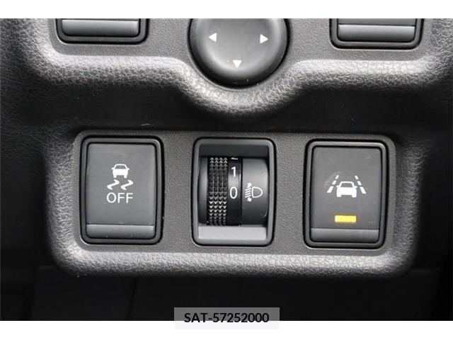 Nissan NOTE 2017-03 279884-8