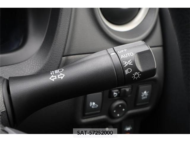 Nissan NOTE 2017-03 279884-11