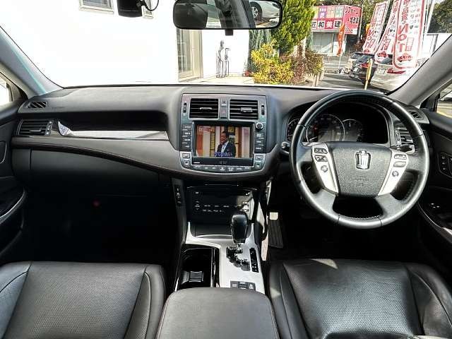 Toyota CROWN SEDAN 2010-03 195736-2
