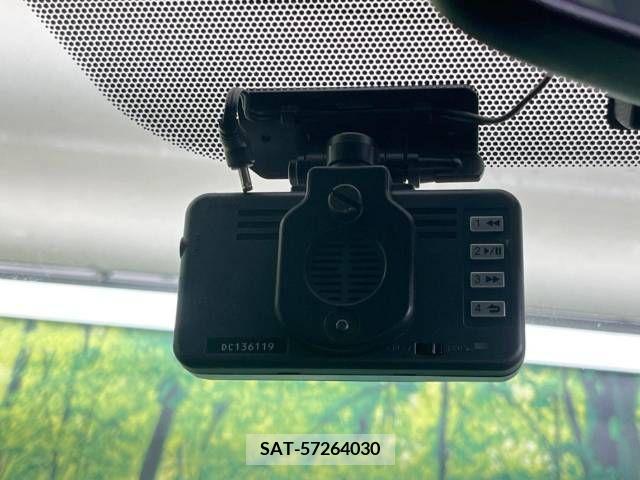 Toyota PRIUS 2015-05 322075-4