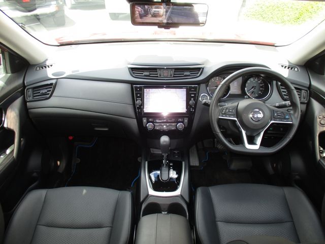 Nissan X-TRAIL 2018-06 19069-4