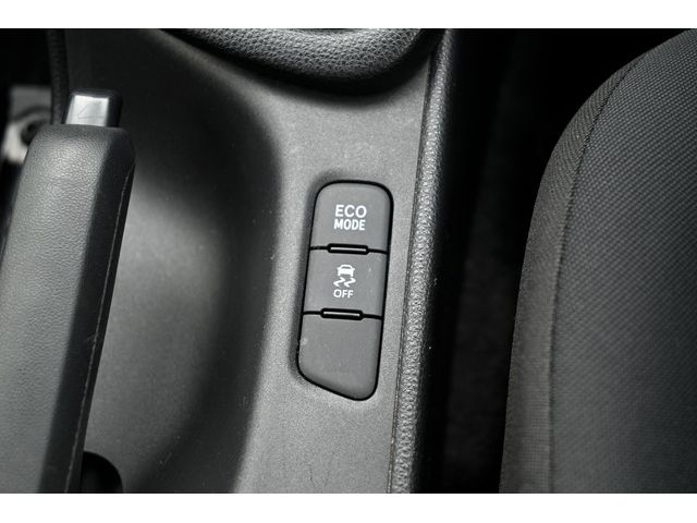 Toyota YARIS 2020-10 195510-15