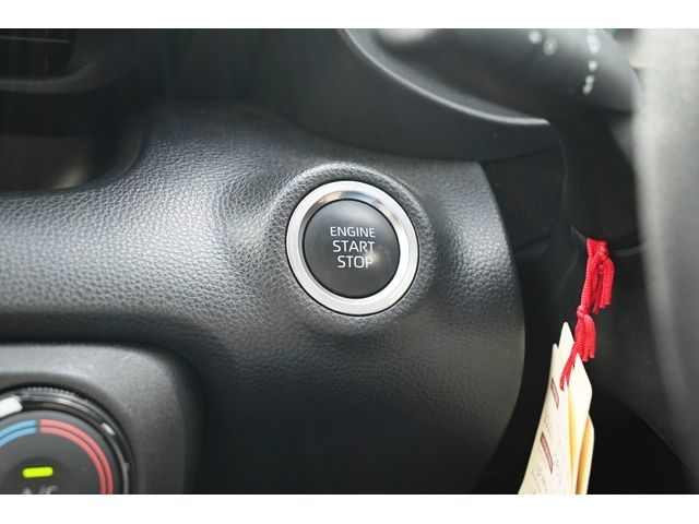 Toyota YARIS 2020-10 195510-18