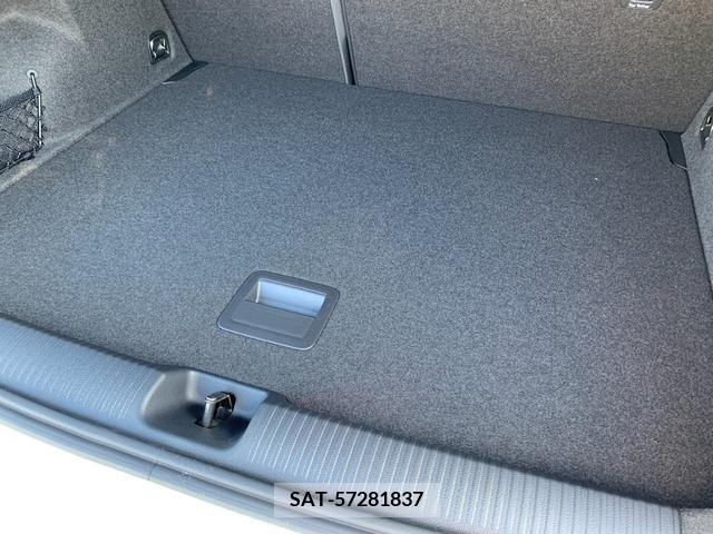 Audi Q2 2024-02 318019-18