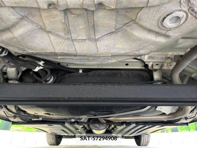 Suzuki SWIFT 2021-04 320954-19