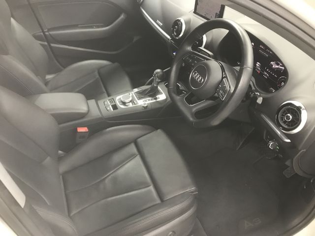 Audi A3 SEDAN 2019-05 180409-1