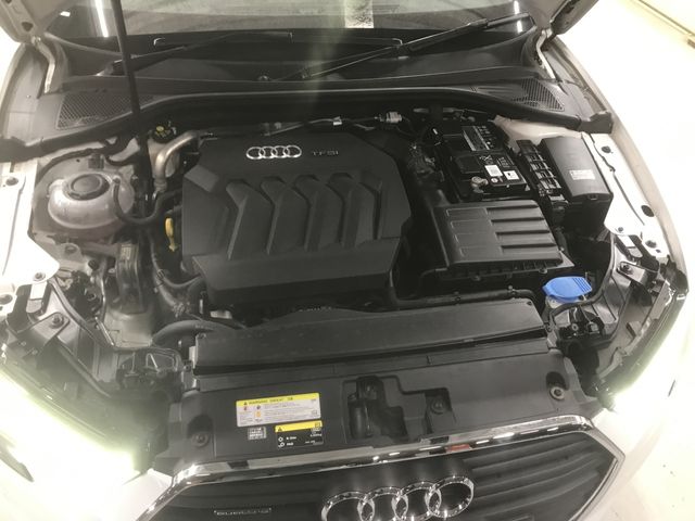 Audi A3 SEDAN 2019-05 180409-26