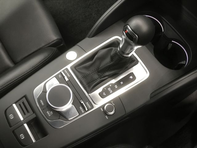 Audi A3 SEDAN 2019-05 180409-21