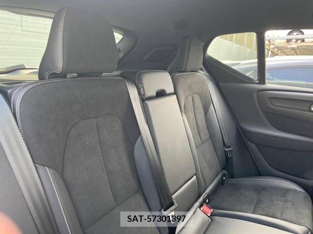 Volvo XC40 2022-03 386831-12