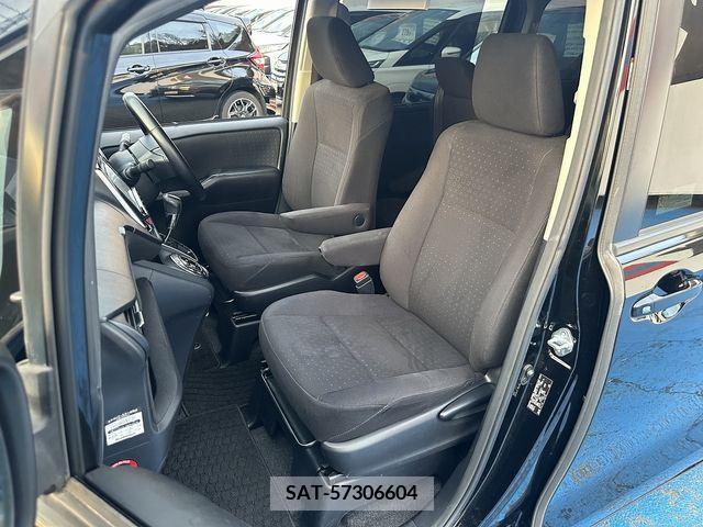 Toyota NOAH 2015-01 209547-13