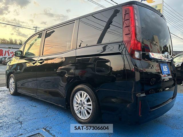 Toyota NOAH 2015-01 209547-4
