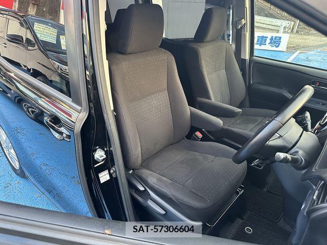 Toyota NOAH 2015-01 209547-8