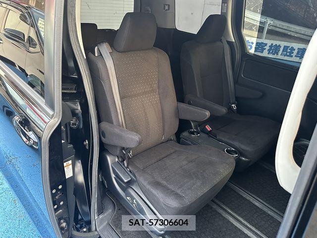 Toyota NOAH 2015-01 209547-10
