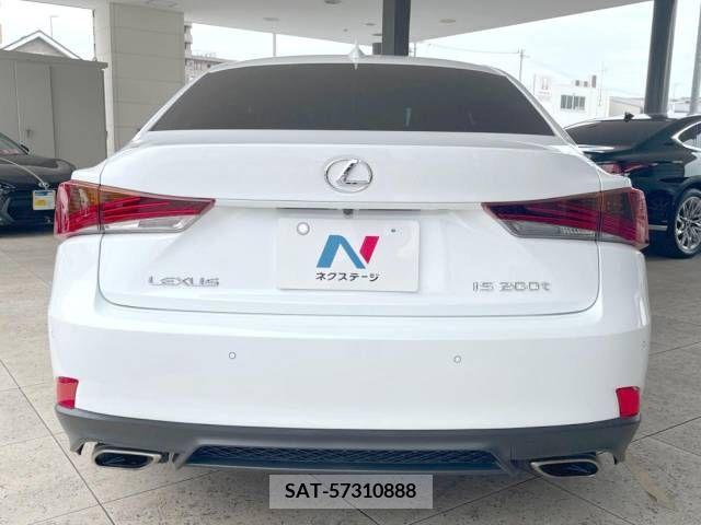 Lexus IS 2017-01 275394-16
