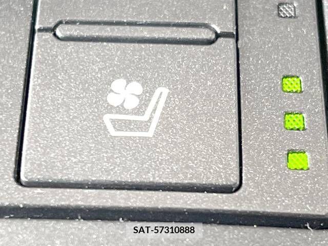 Lexus IS 2017-01 275394-6