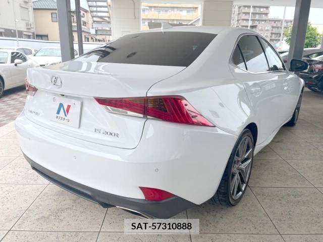 Lexus IS 2017-01 275394-18